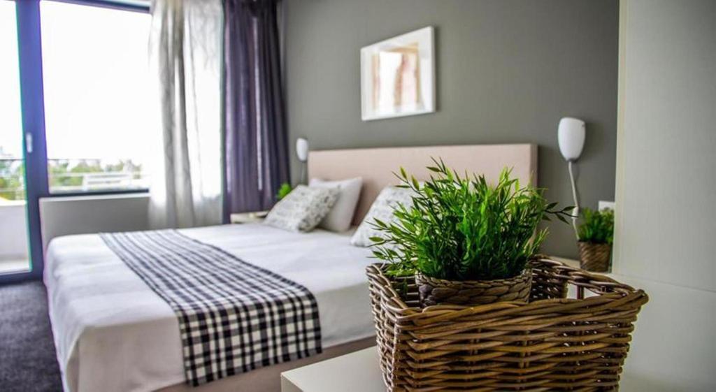 Family Hotel Friends Villa Enchets Δωμάτιο φωτογραφία