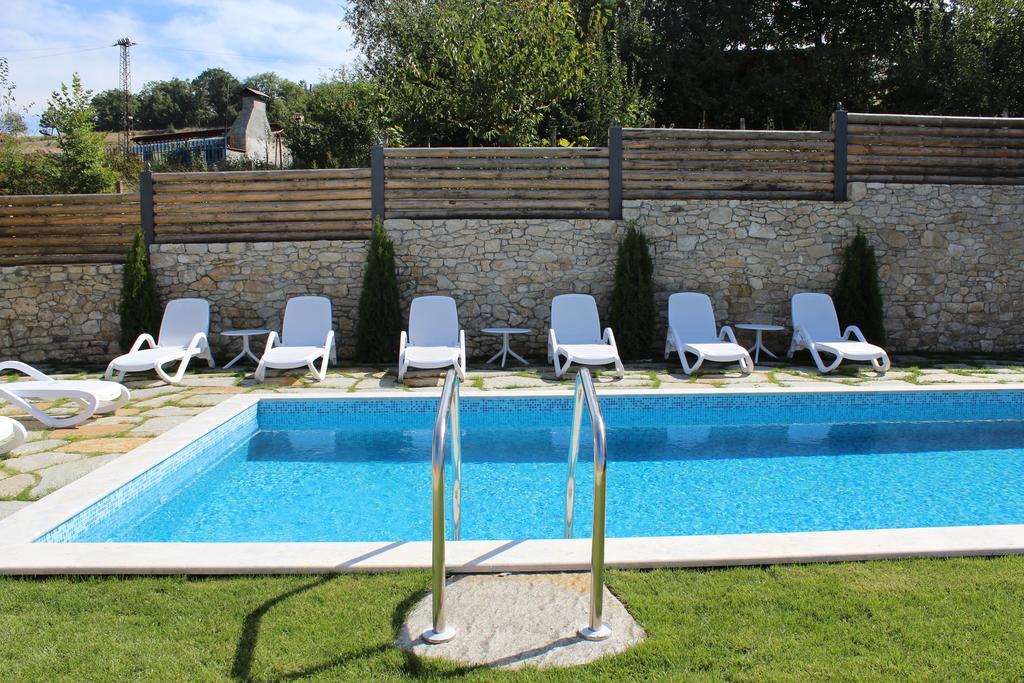 Family Hotel Friends Villa Enchets Εξωτερικό φωτογραφία