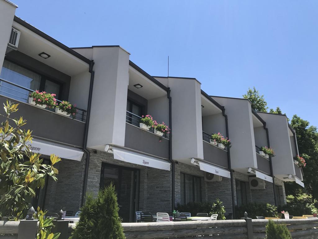 Family Hotel Friends Villa Enchets Εξωτερικό φωτογραφία