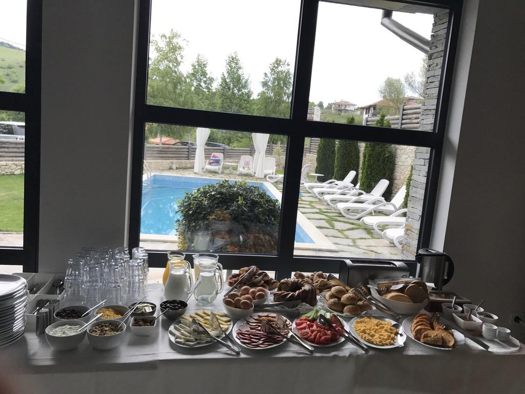 Family Hotel Friends Villa Enchets Εξωτερικό φωτογραφία