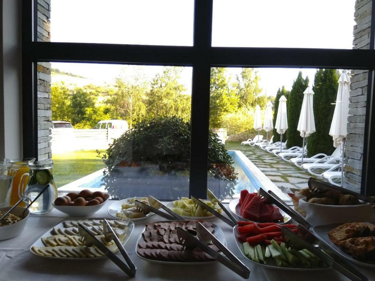 Family Hotel Friends Villa Enchets Εξωτερικό φωτογραφία