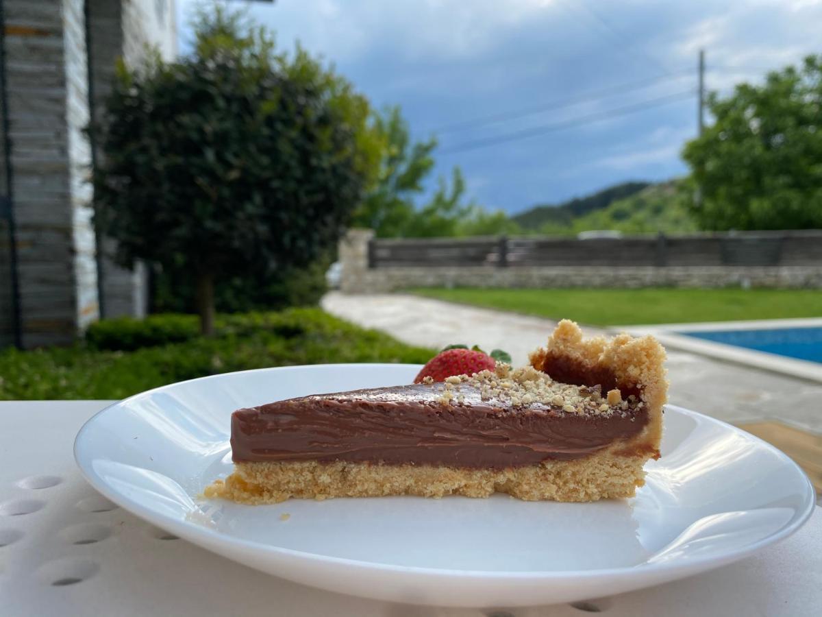 Family Hotel Friends Villa Enchets Εξωτερικό φωτογραφία